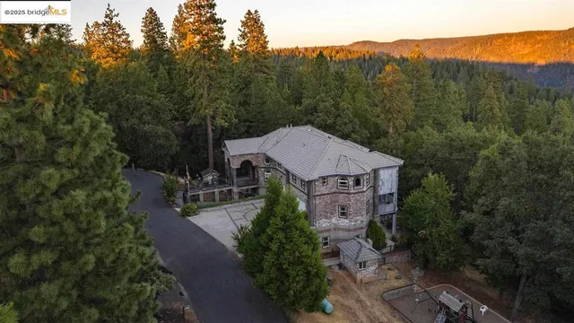 $799,350 | 23955 Cedar Hill, Mi Wuk Village, CA 95346