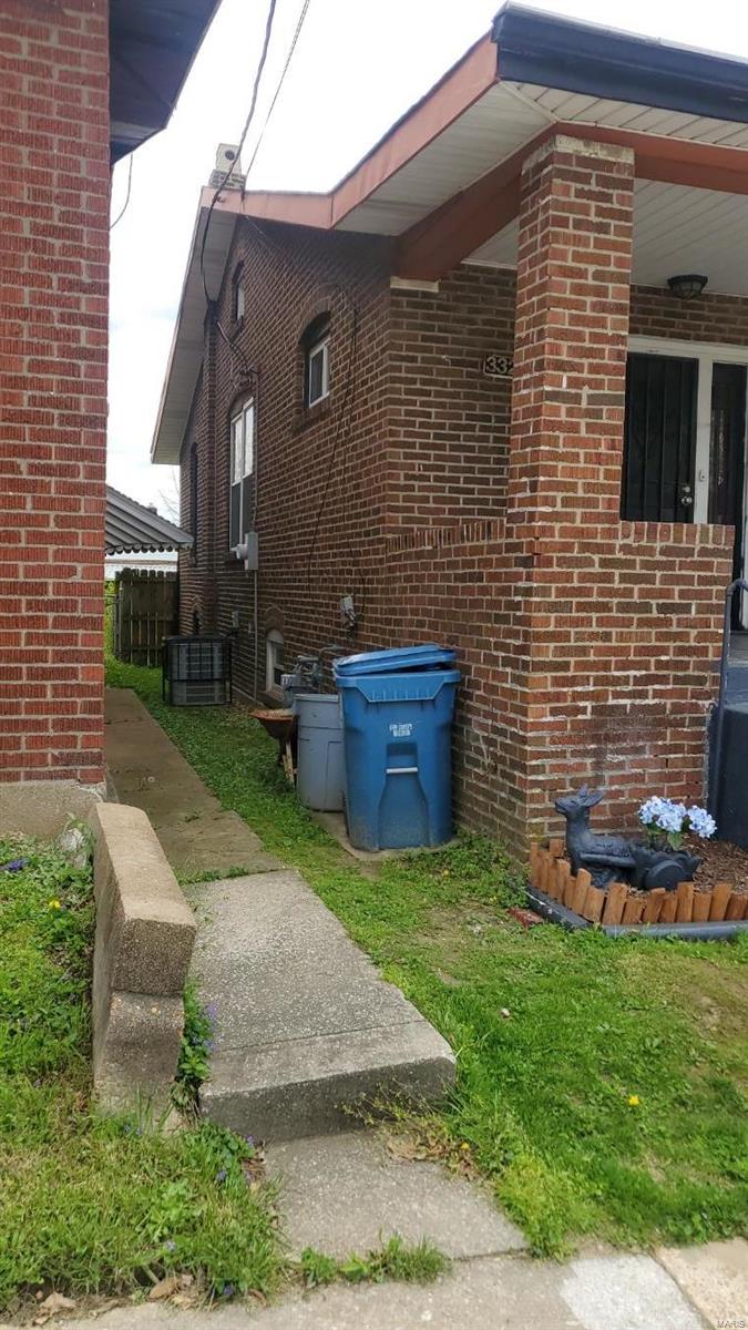 3336 North Hanley Road St. Louis, MO 63121 - Photo 3 of 4 Gallery Image 3