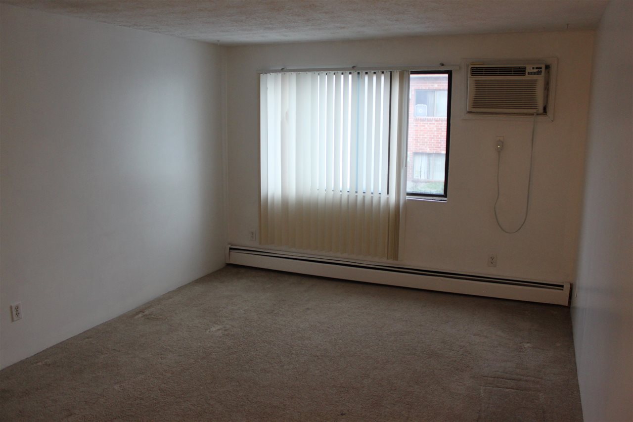 75 Log Street, Unit 2G Manchester, NH 03102 - Photo 3 of 16 Gallery Image 3