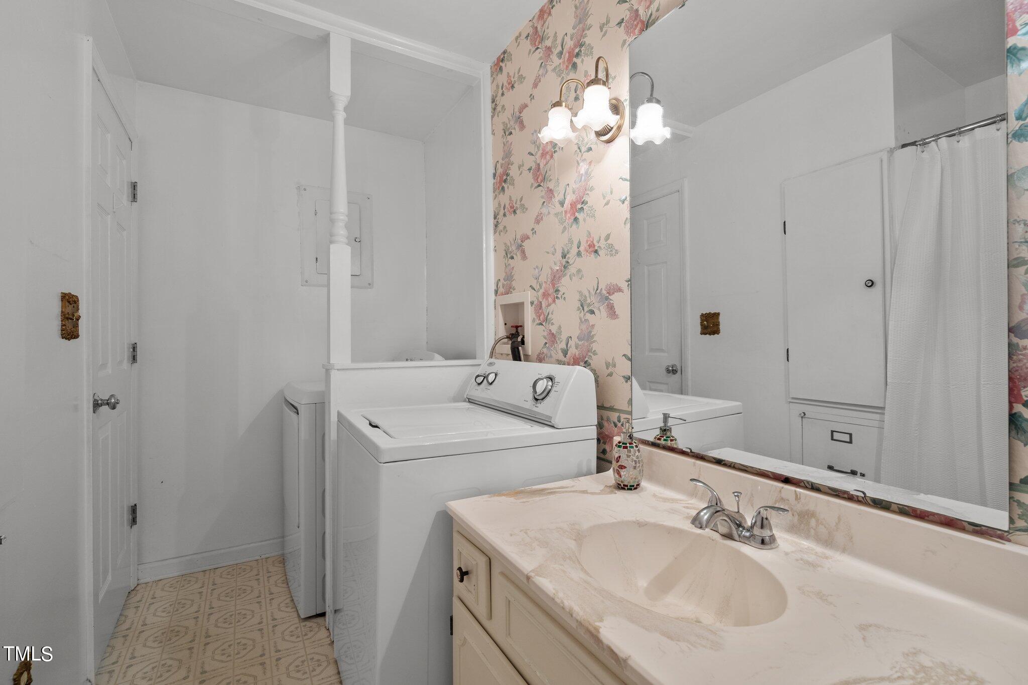 8200 Middleton Road Garner, NC 27529 - Photo 27 of 60 Bathroom