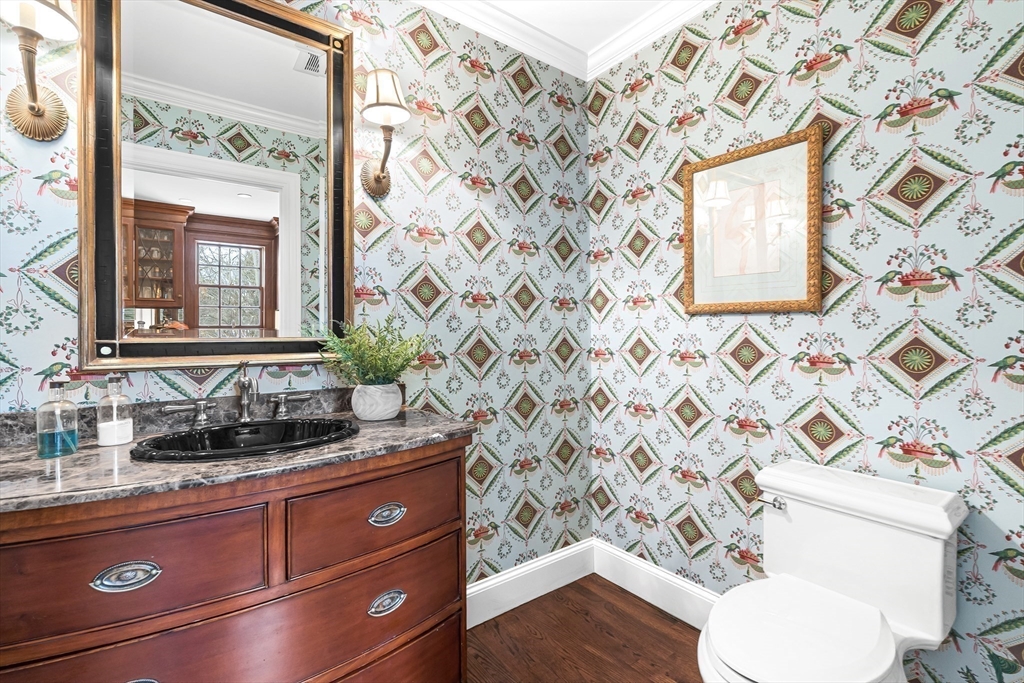 65 Woodcliff Road Wellesley, MA 02481 - Photo 11 of 39