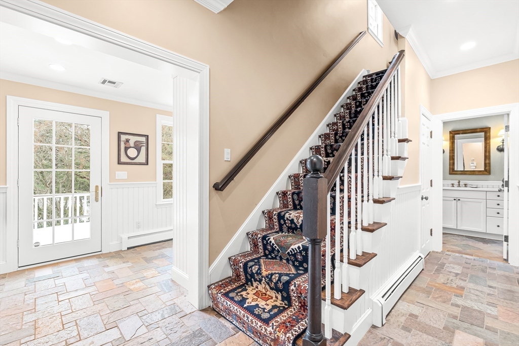 65 Woodcliff Road Wellesley, MA 02481 - Photo 15 of 40