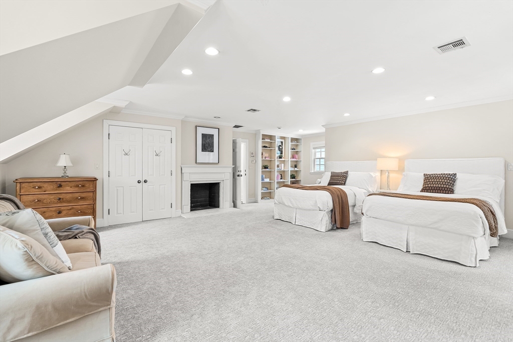 65 Woodcliff Road Wellesley, MA 02481 - Photo 28 of 39