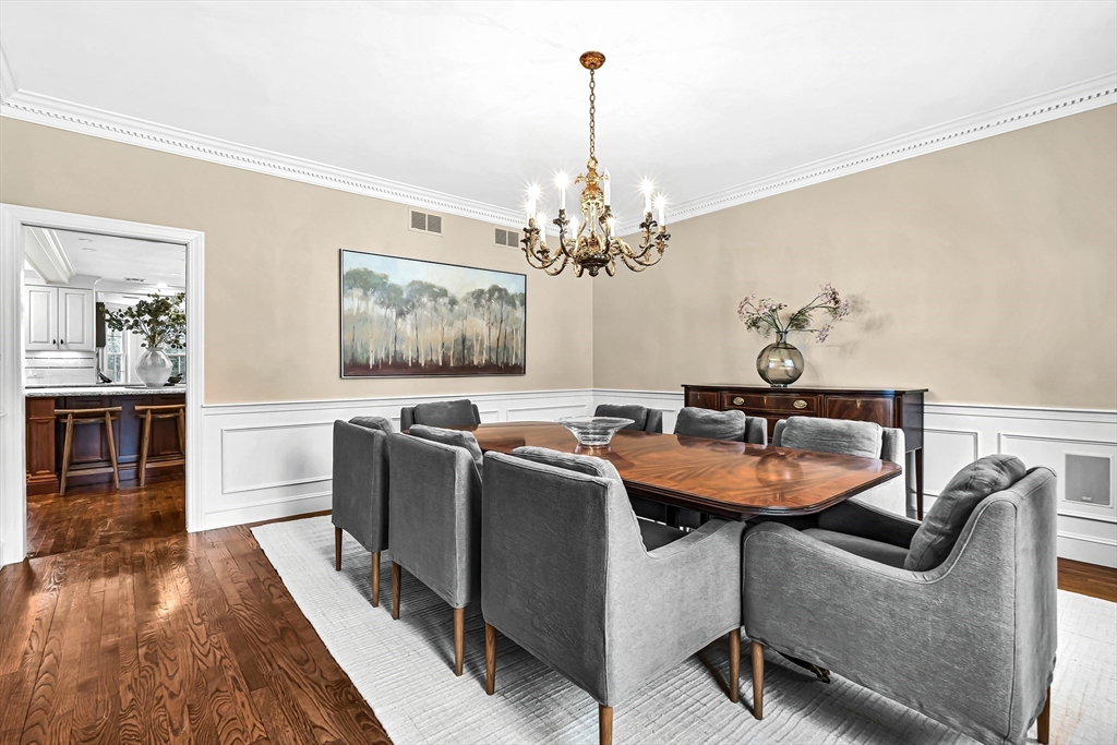 65 Woodcliff Road Wellesley, MA 02481 - Photo 5 of 40