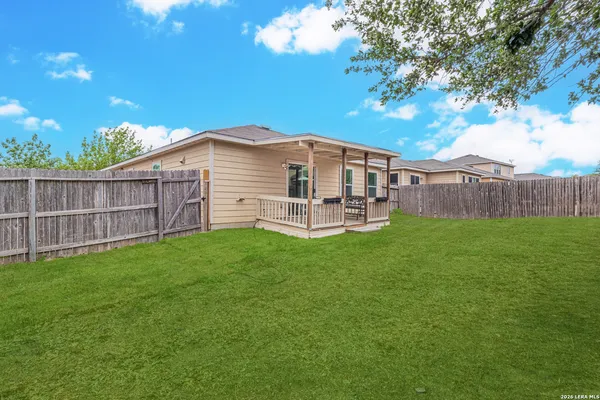$1,600 | 7502 Copper Lake, Converse, TX 78109