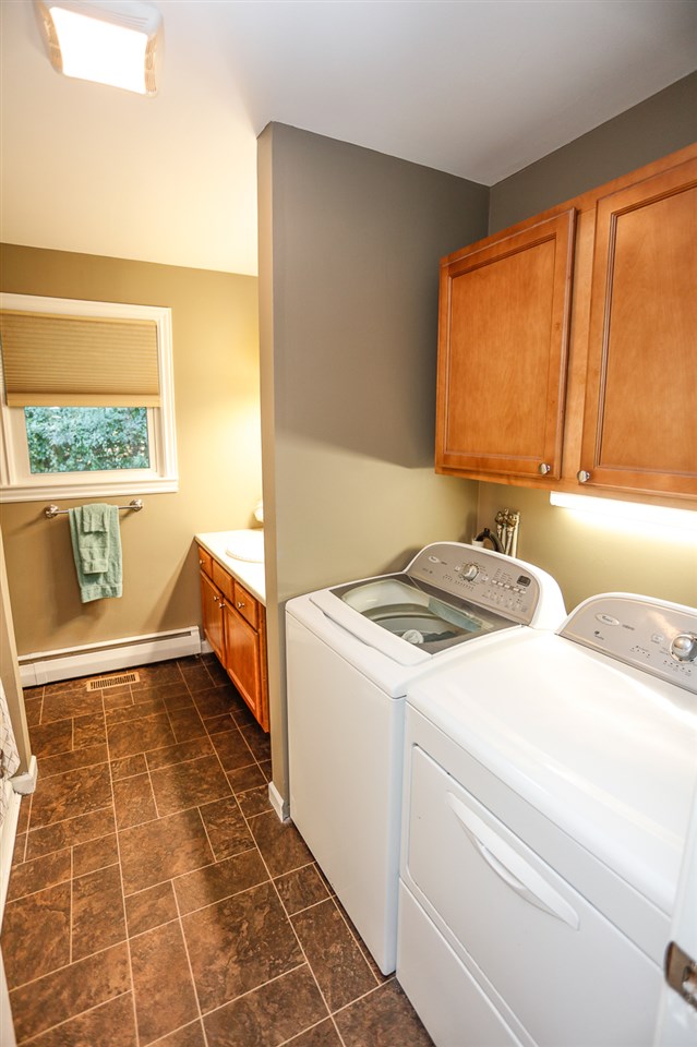 2087 River Road Manchester, NH 03104 - Photo 16 of 23
