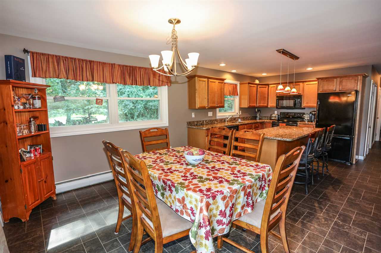 2087 River Road Manchester, NH 03104 - Photo 4 of 23