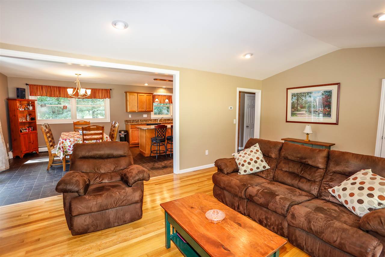 2087 River Road Manchester, NH 03104 - Photo 8 of 23
