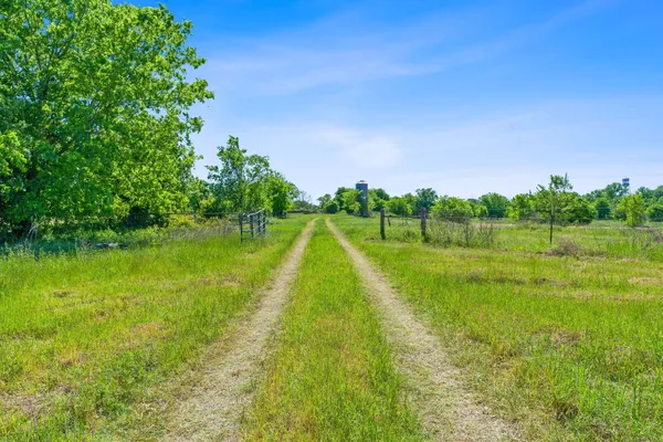 $1,850,000 | 665 Sh 230 Loop, Smithville, TX 78957