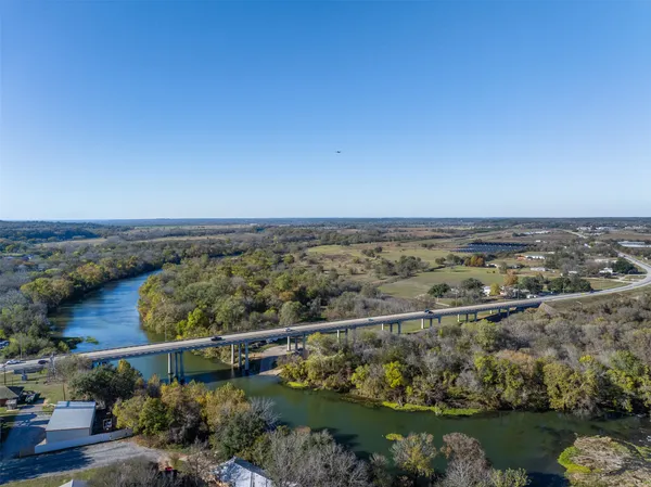 $1,850,000 | 665 Sh 230 Loop, Smithville, TX 78957