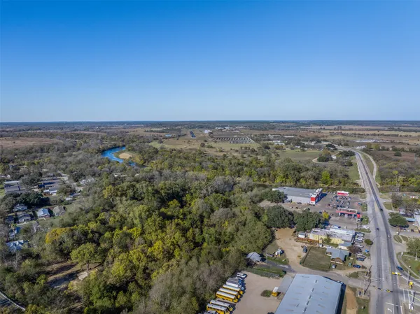 $1,850,000 | 665 Sh 230 Loop, Smithville, TX 78957