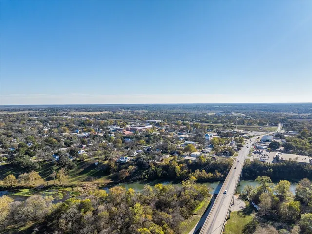 $1,850,000 | 665 Sh 230 Loop, Smithville, TX 78957