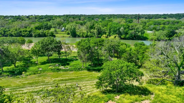 $1,850,000 | 665 Sh 230 Loop, Smithville, TX 78957