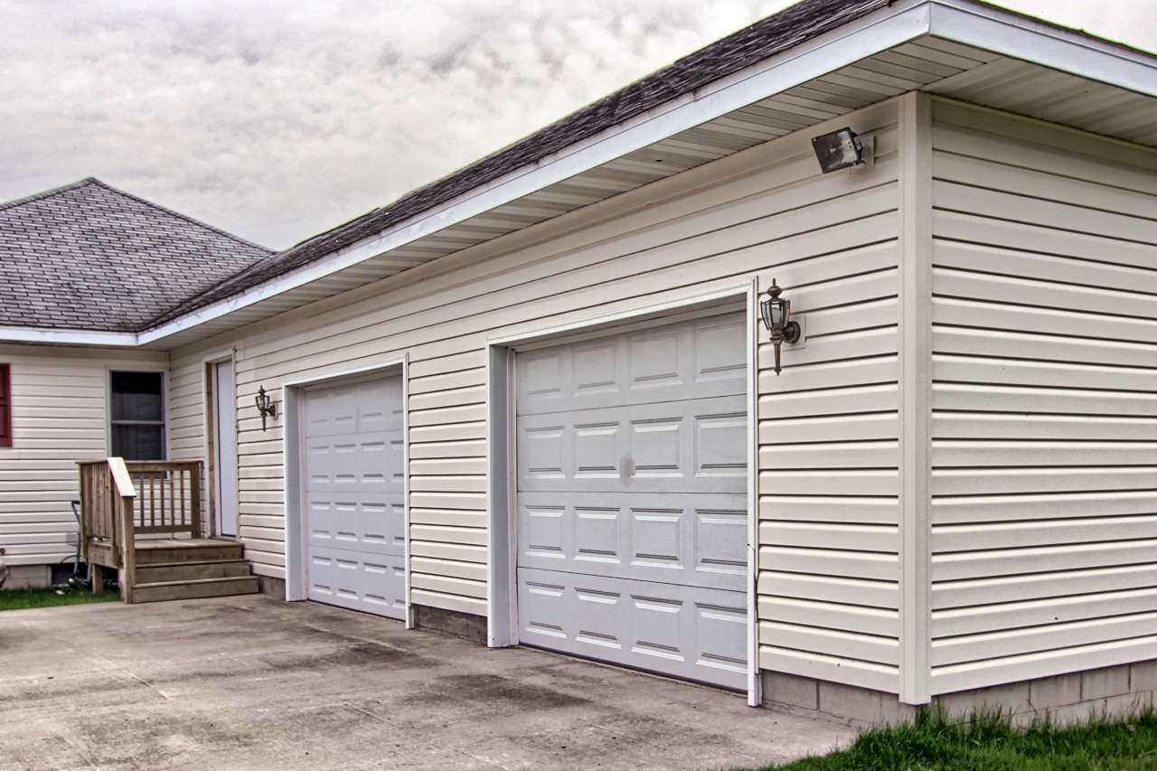 12683 Homestead Road Beulah, MI 49617 - Photo 3 of 37 1796115-2.JPG
