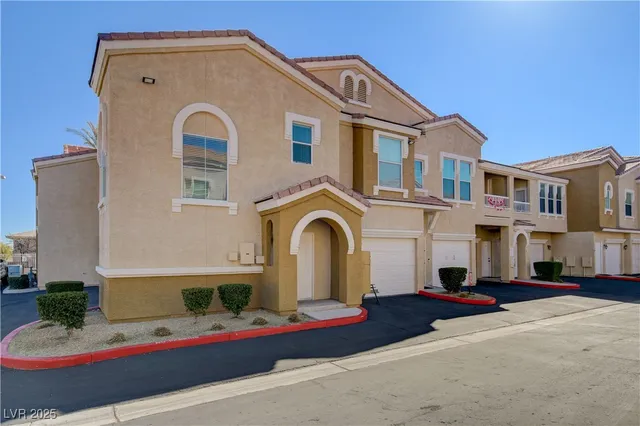 $1,600 | 9975 Peace Way, Unit 2025, Las Vegas, NV 89147