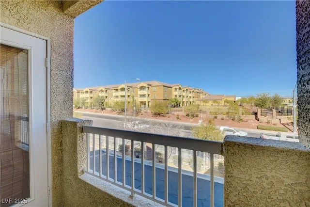 $1,600 | 9975 Peace Way, Unit 2025, Las Vegas, NV 89147