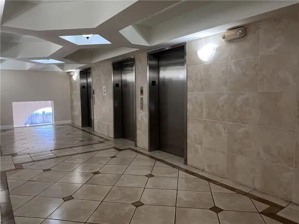 $2,005 | 18335 Northwest 68th Avenue, Unit 750212, Hialeah, FL 33015