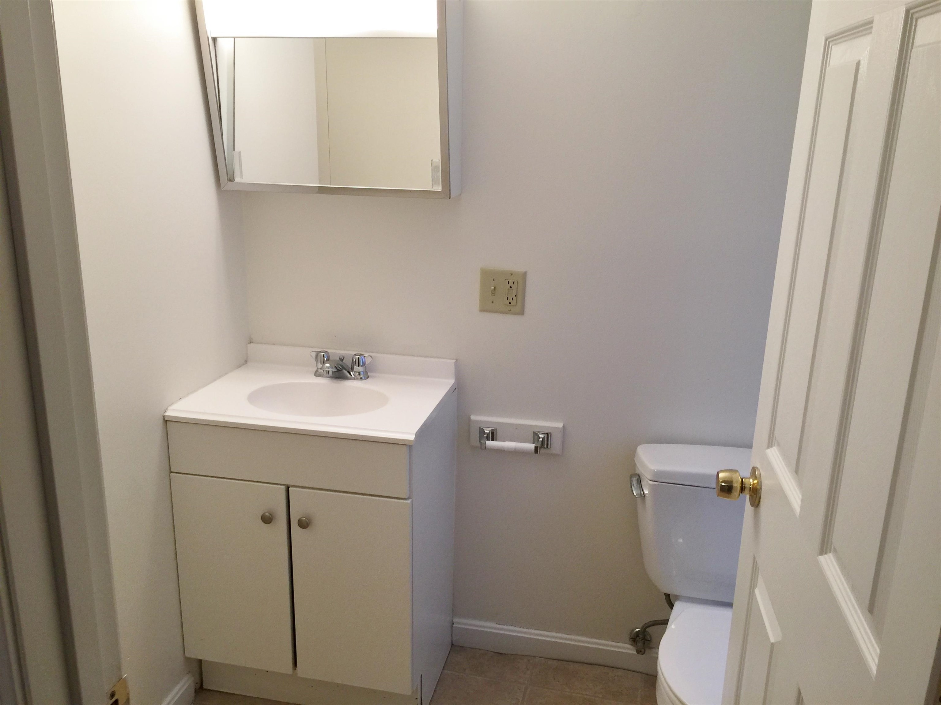 4 Martin Street, Unit 13 Derry, NH 03038 - Photo 17 of 32