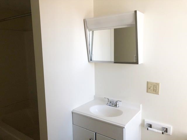 4 Martin Street, Unit 13 Derry, NH 03038 - Photo 21 of 32