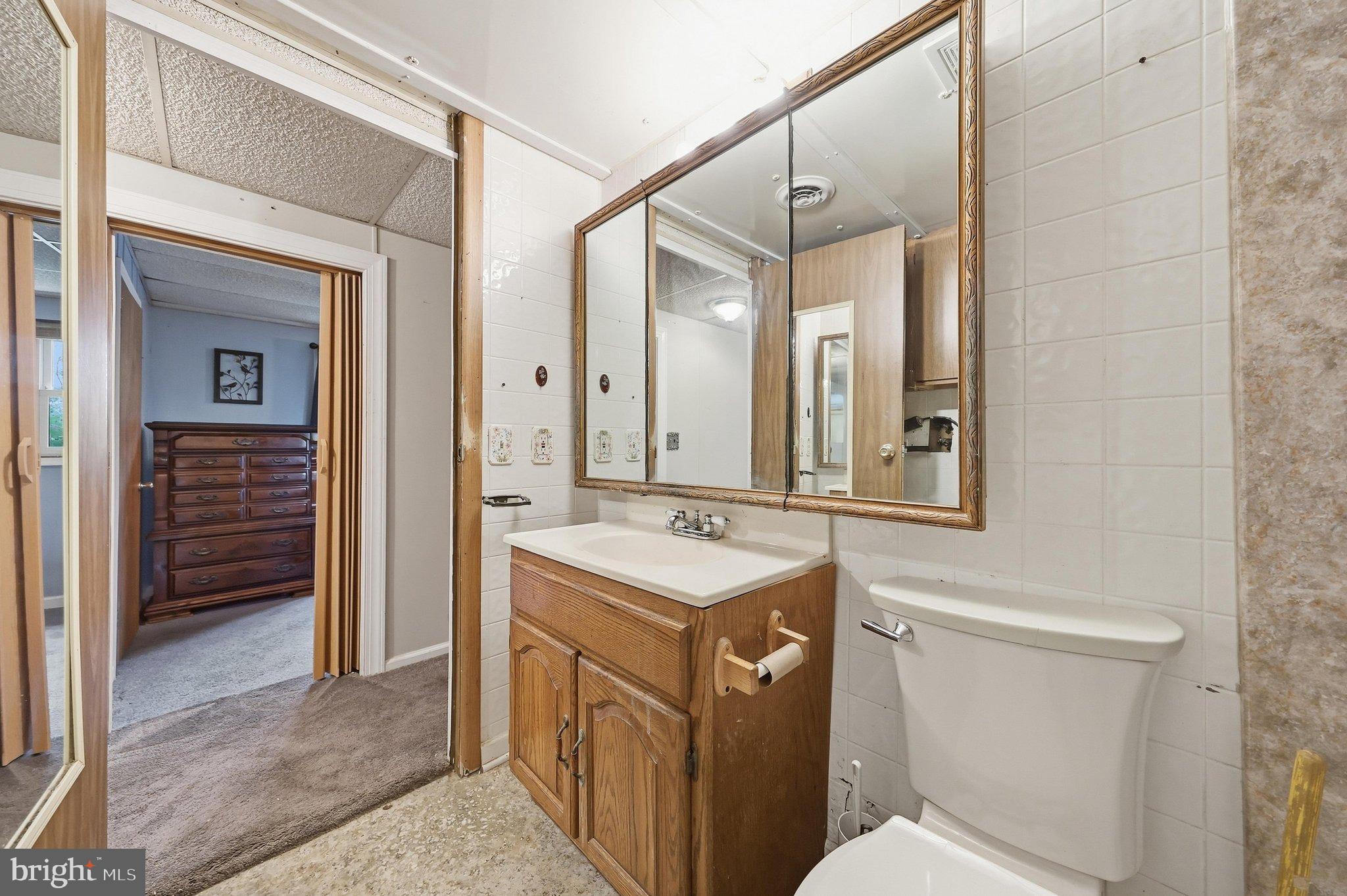12349 Layman Road Thurmont, MD 21788 - Photo 33 of 50 Hall Bathroom