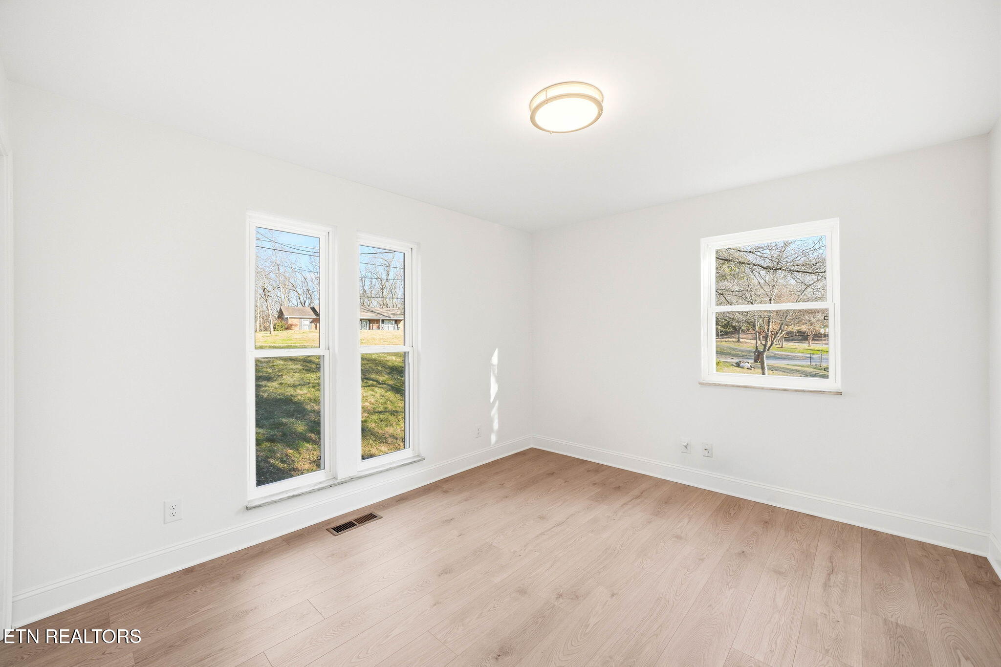 1057 West Outer Drive Oak Ridge, TN 37830 - Photo 19 of 47 bedroom 3