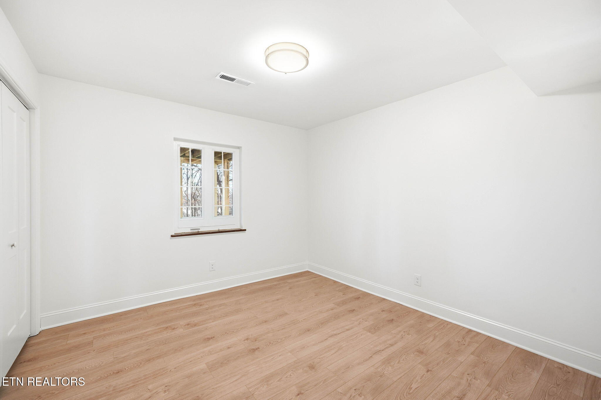 1057 West Outer Drive Oak Ridge, TN 37830 - Photo 32 of 47 bedroom 4