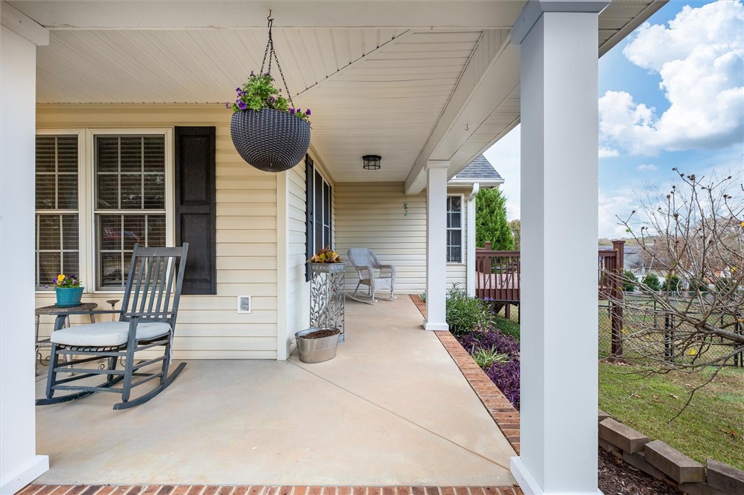 208 Laurel Heights Anderson, SC 29621 - Photo 5 of 31