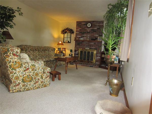 40 Pickering Road Blackstone, MA 01504 - Photo 3 of 17 Gallery Image 3