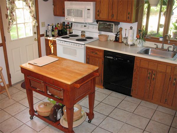 40 Pickering Road Blackstone, MA 01504 - Photo 6 of 17 Gallery Image 6