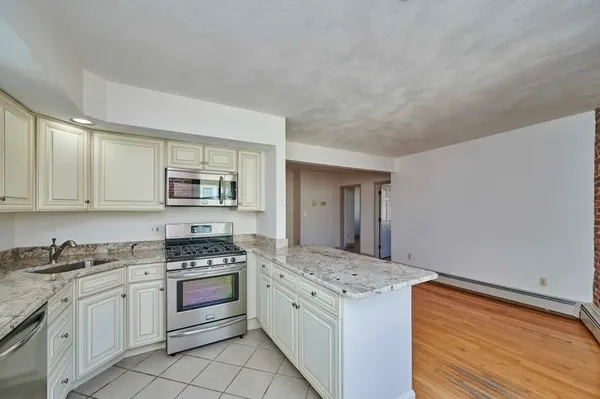 $2,500 | 75 Summer Street, Unit 3, Salem, MA 01970