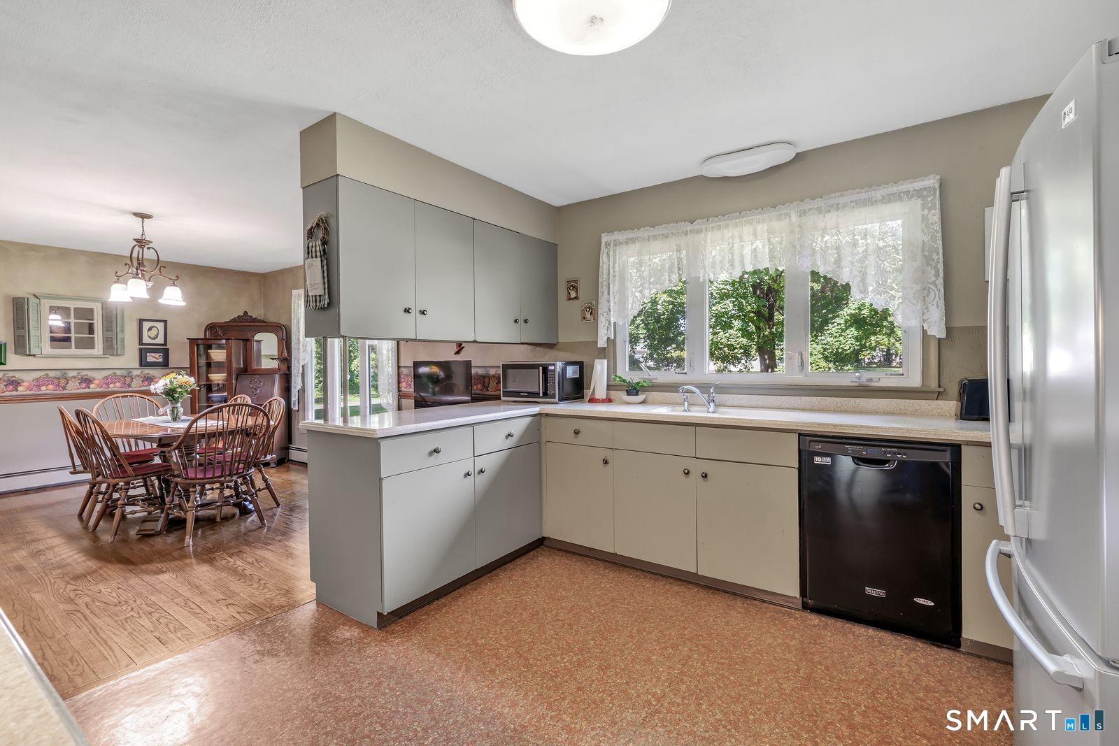 531 Blacks Road Cheshire, CT 06410 - Photo 15 of 39 Gallery Image 15