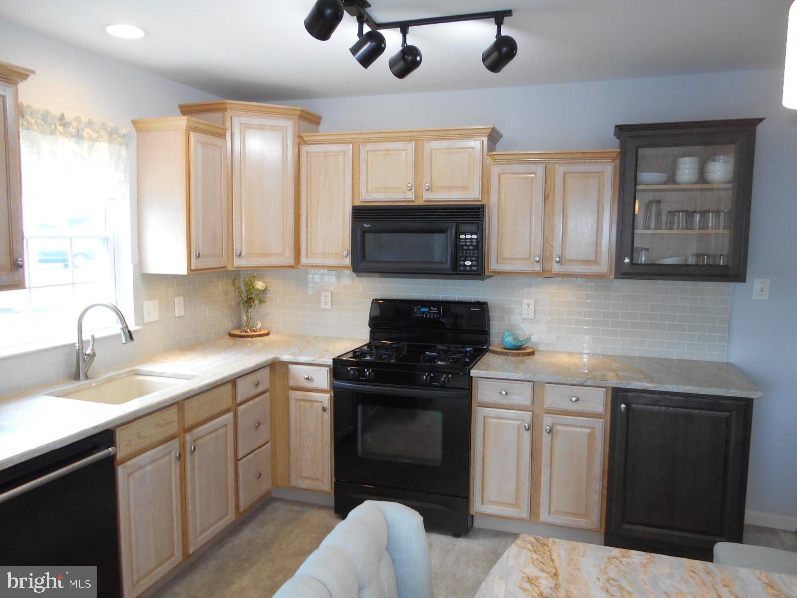 7 Ravine Drive Reading, PA 19607 - Photo 16 of 37 Kitchen