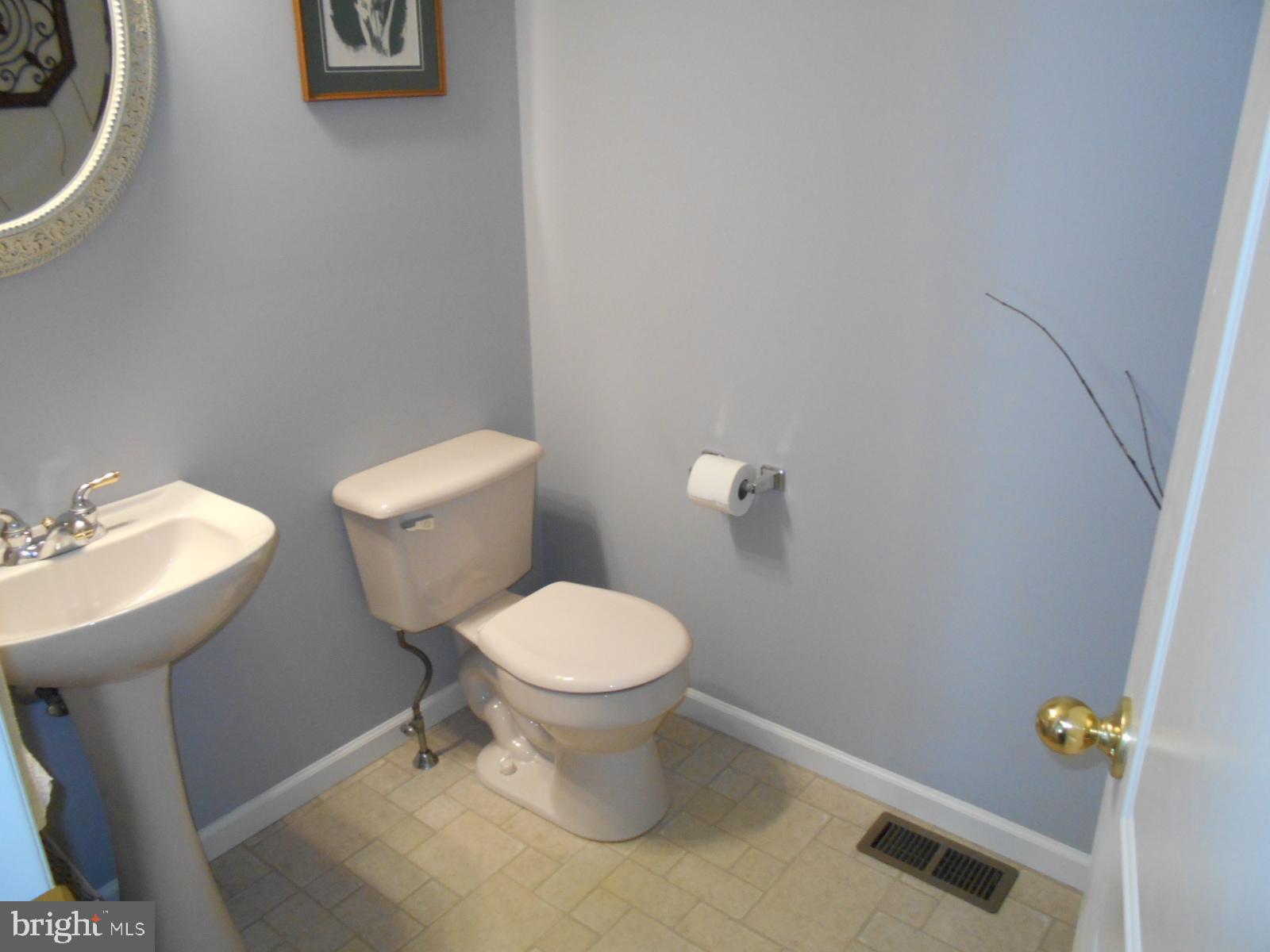 7 Ravine Drive Reading, PA 19607 - Photo 19 of 37 Powder Room