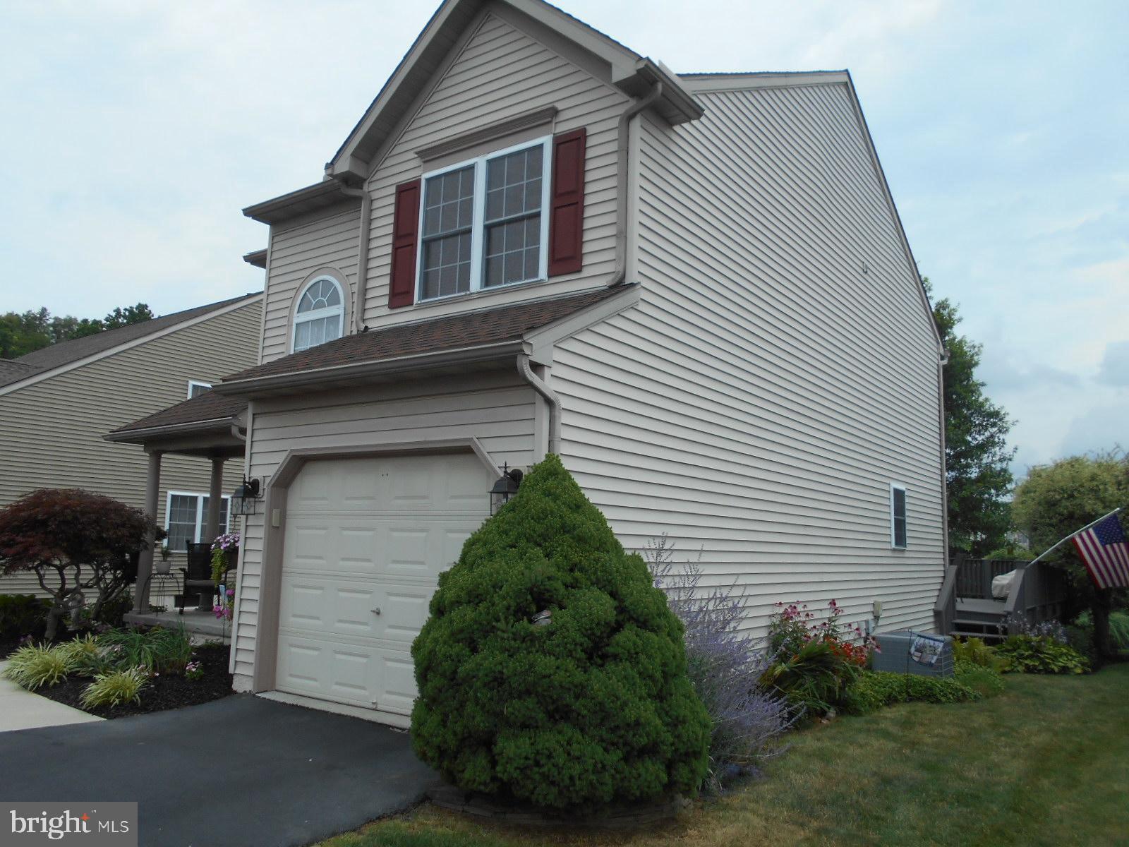 7 Ravine Drive Reading, PA 19607 - Photo 4 of 37 Front