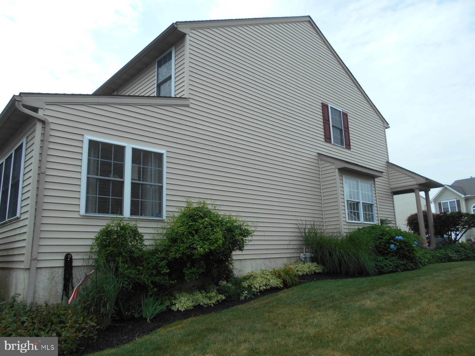 7 Ravine Drive Reading, PA 19607 - Photo 10 of 37 House side