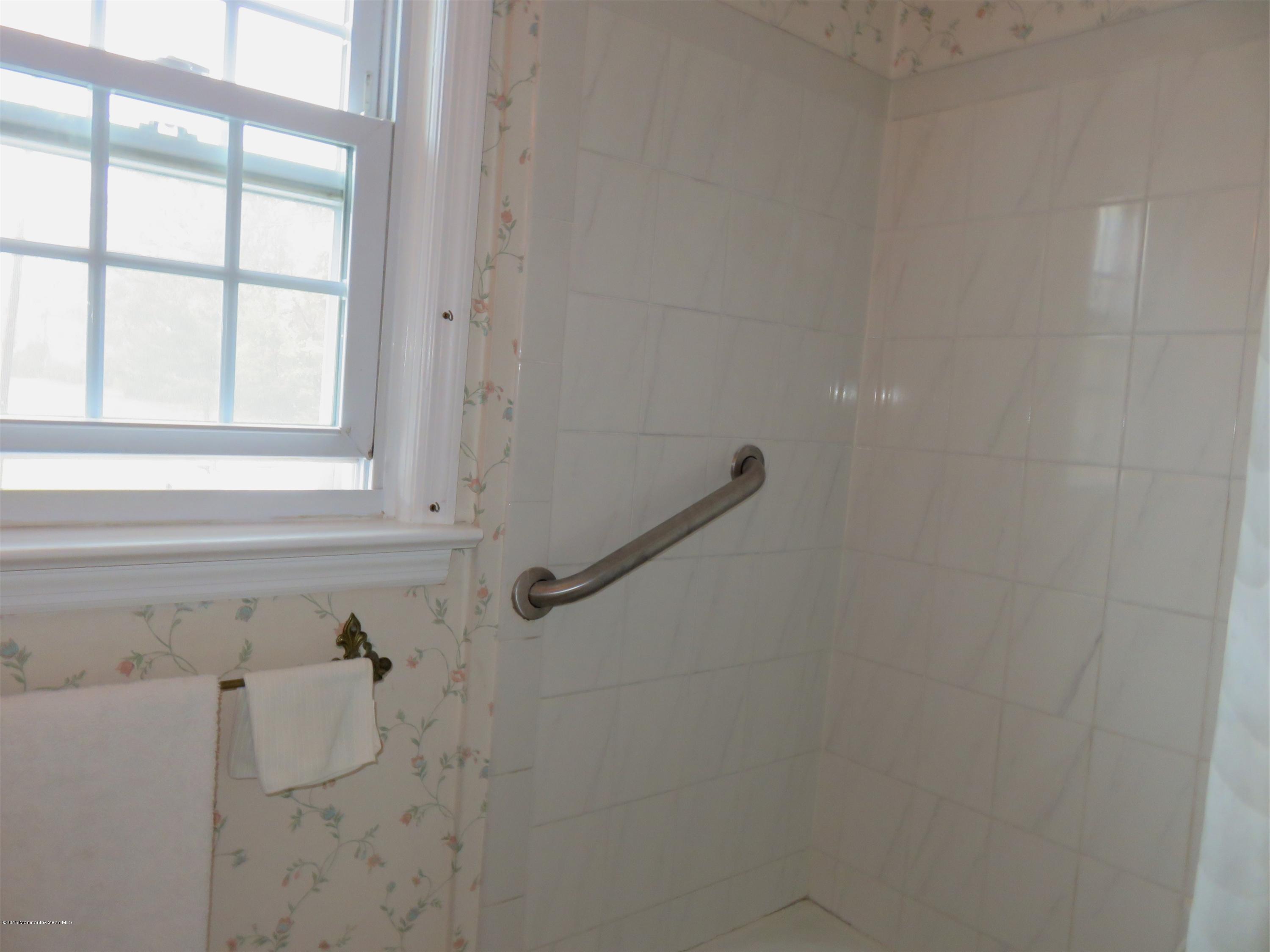 30 Pinckney Road, Unit B Red Bank, NJ 07701 - Photo 11 of 30 IMG_0684