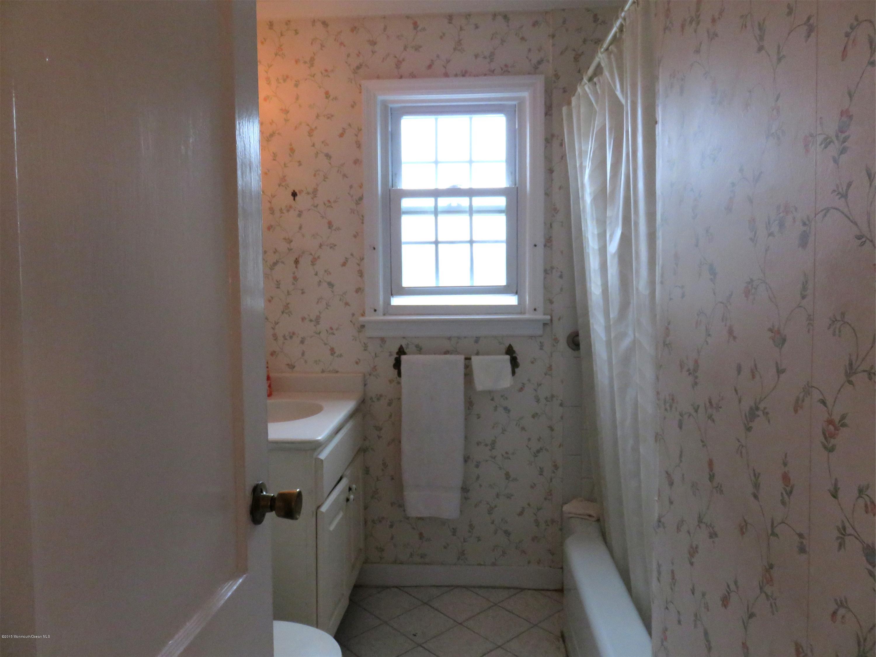 30 Pinckney Road, Unit B Red Bank, NJ 07701 - Photo 8 of 30 IMG_0682