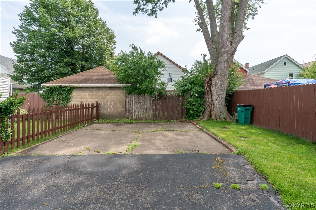 247 Rounds Avenue Buffalo, NY 14215 - Photo 32 of 37