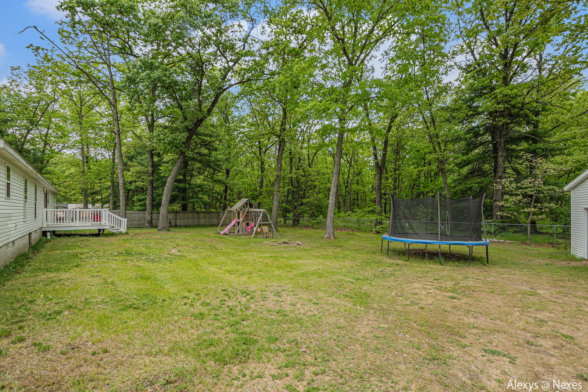 825 South Broton Road Muskegon, MI 49442 - Photo 4 of 25 DSC06414