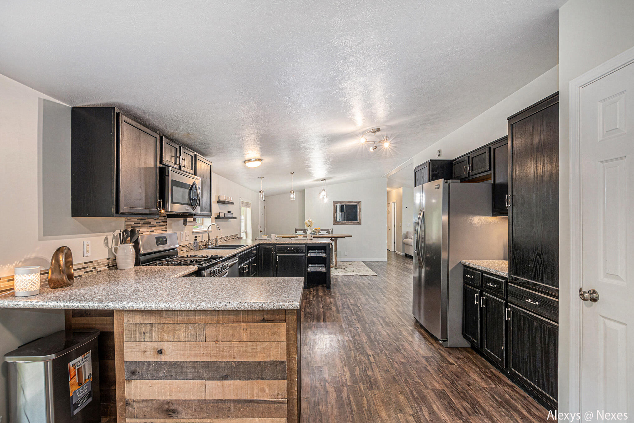 825 South Broton Road Muskegon, MI 49442 - Photo 8 of 25 DSC06457