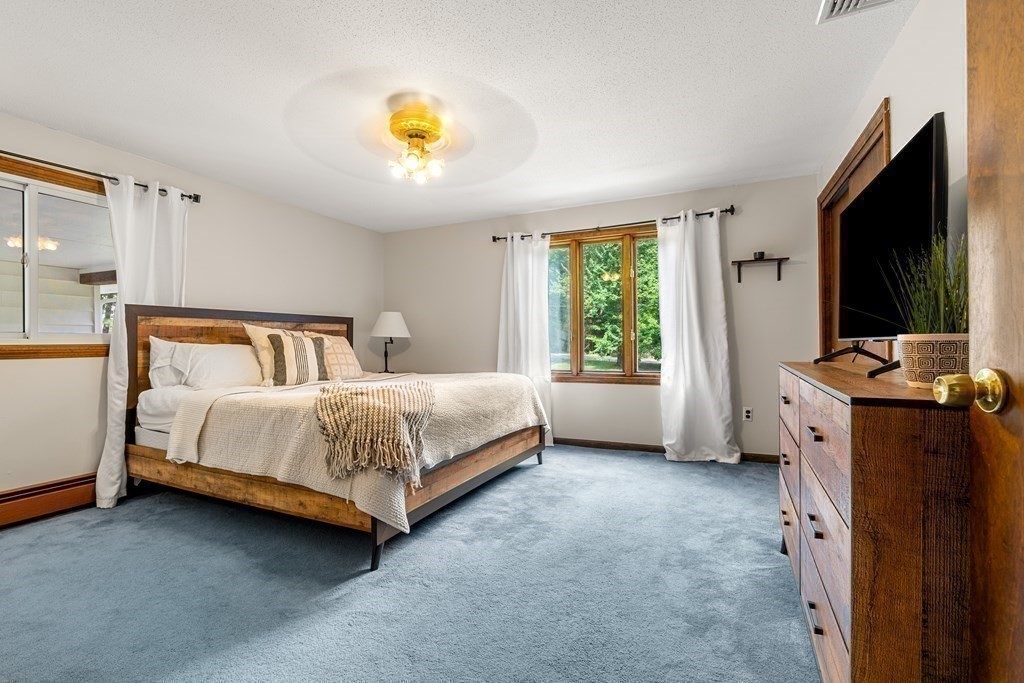 10 Lawrence Road Tyngsborough, MA 01879 - Photo 12 of 23 Gallery Image 12