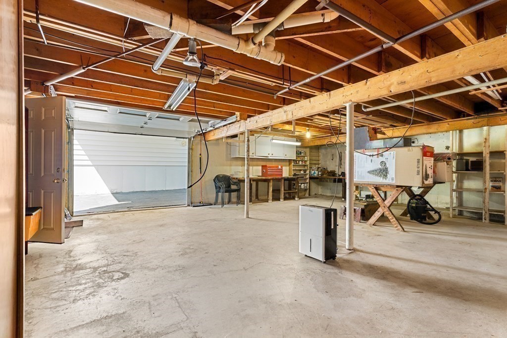 10 Lawrence Road Tyngsborough, MA 01879 - Photo 20 of 23 Gallery Image 20