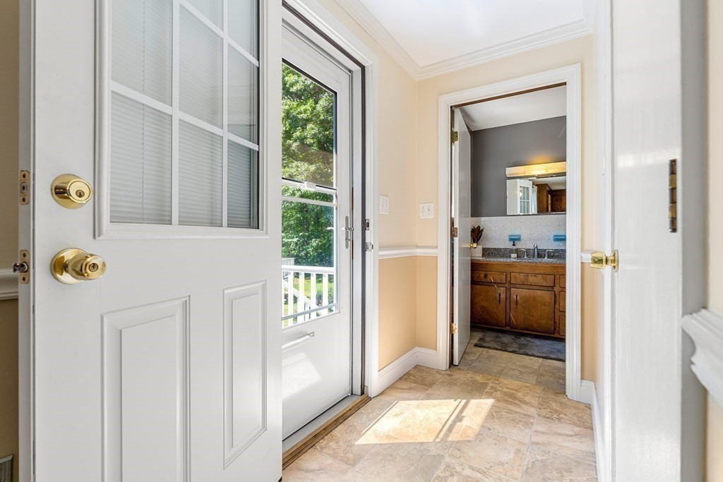 10 Lawrence Road Tyngsborough, MA 01879 - Photo 8 of 23 Gallery Image 8