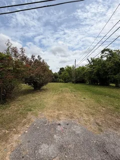 a view of a outdoor space