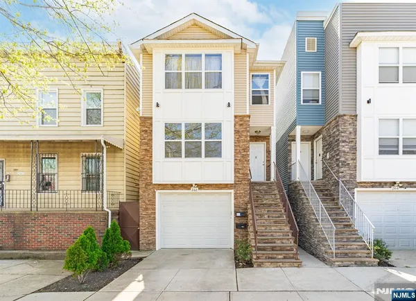 $850,000 | 262 2nd Avenue West, Newark, NJ 07107