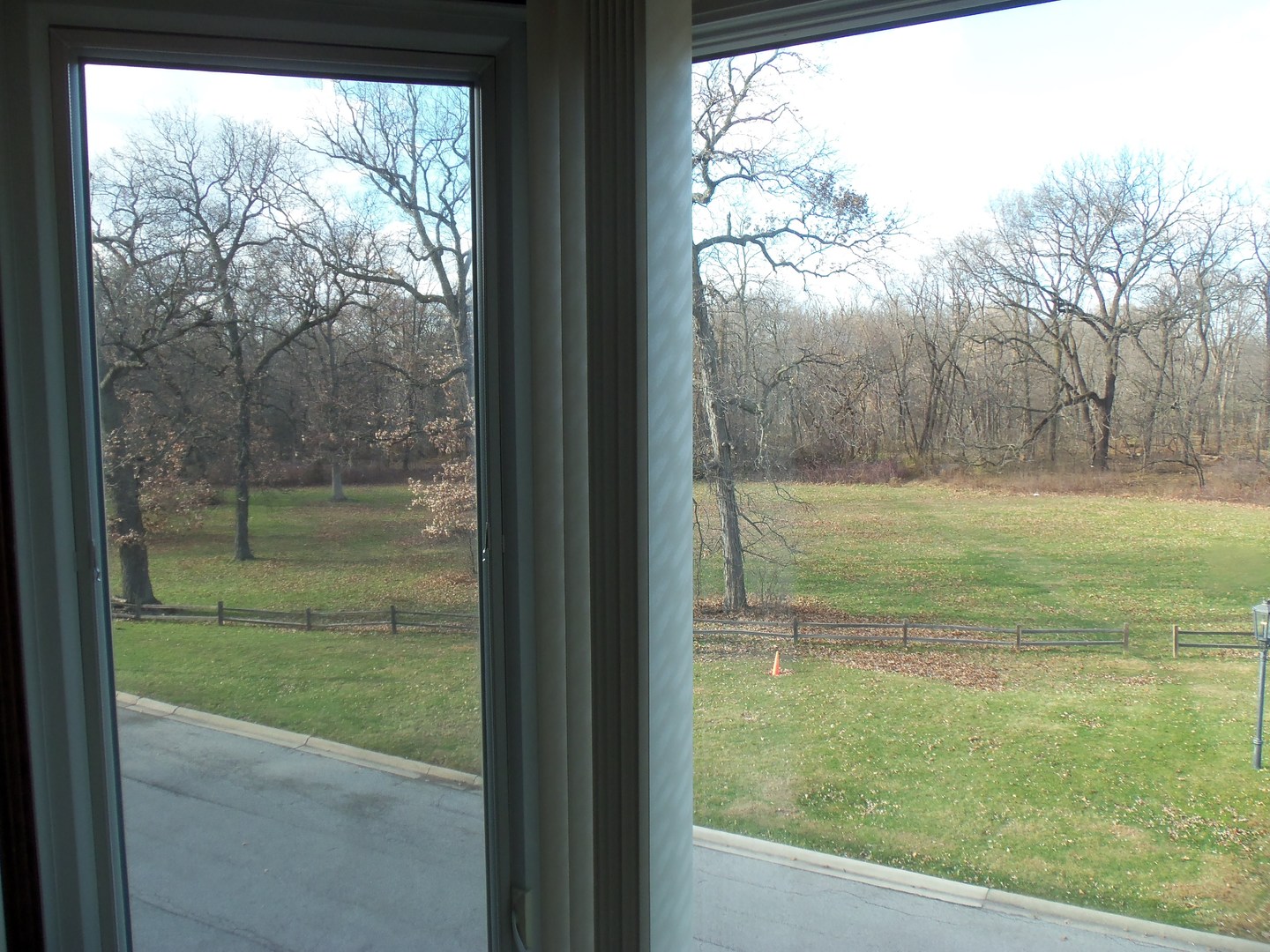 200 Thames Parkway, Unit 2J Park Ridge, IL 60068 - Photo 18 of 21 a view of outdoor space and yard
