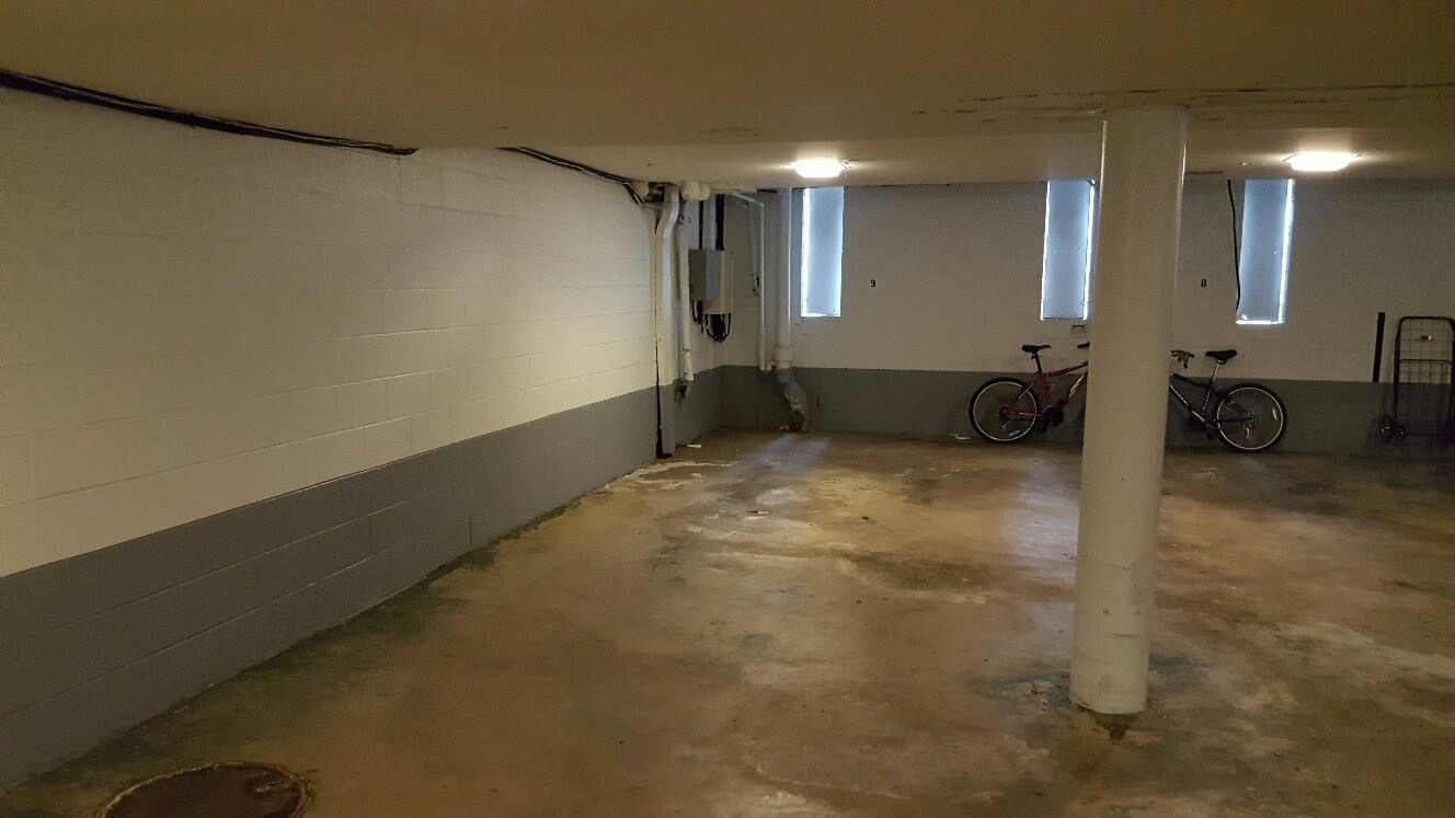 200 Thames Parkway, Unit 2J Park Ridge, IL 60068 - Photo 20 of 21 a view of a livingroom with furniture