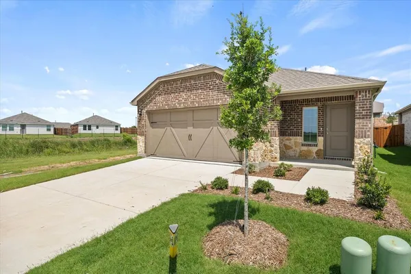 $2,100 | 1322 Olivewood Place, Crandall, TX 75114