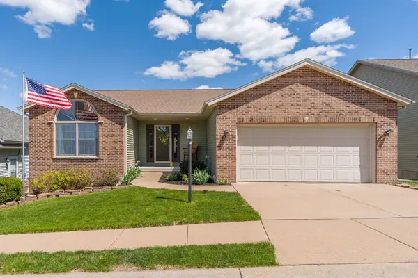 $339,900 | 14 Hidden Valley Circle, Davenport, IA 52804
