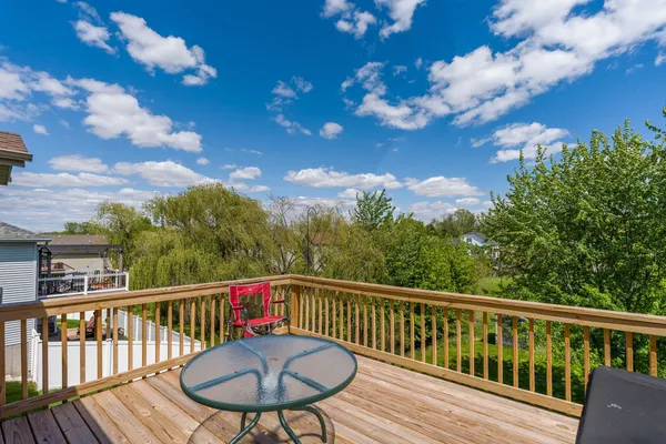 $339,900 | 14 Hidden Valley Circle, Davenport, IA 52804
